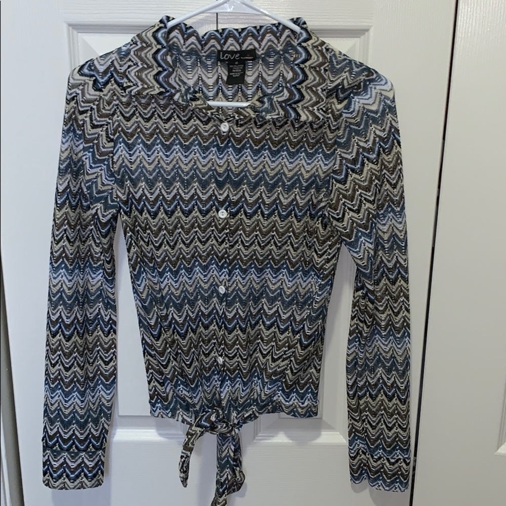 Long sleeve Button up shirt with tied bottom